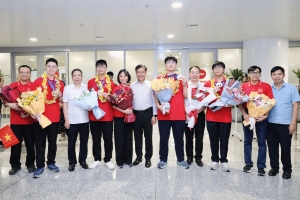 Bộ GDĐT đón đội tuyển giành 4 Huy chương Vàng Olympic Hóa học quốc tế 2026 về nước
