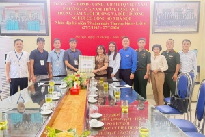 Phường Cửa Nam thăm, tặng quà Trung tâm Nuôi dưỡng và Điều dưỡng người có công số 3 Hà Nội