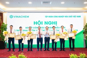 Công ty Phân bón Miền Nam và Tổng Giám đốc Đỗ Văn Tuấn vinh dự nhận Bằng khen của Bộ trưởng Bộ Tài chính