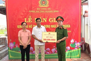Quảng Ninh: Trao tặng kinh phí hỗ trợ xây dựng Nhà tình nghĩa cho gia đình liệt sĩ Nguyễn Đăng Khải