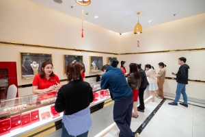 Giá vàng hôm nay 23/7: Giá vàng SJC chênh vàng thế giới hơn 15 triệu đồng