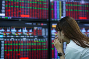 Chứng khoán ngày 23/7: VN-Index đối mặt nguy cơ lùi về vùng hỗ trợ thấp hơn