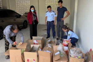 Đồng Tháp: Xử phạt hai cơ sở kinh doanh bánh kẹo không rõ nguồn gốc