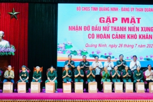 Quảng Ninh: Bộ CHQS tỉnh và Đảng ủy Than gặp mặt, nhận đỡ đầu 22 nữ thanh niên xung phong