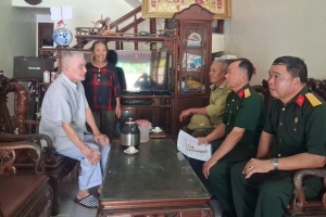 Ninh Bình: Hội Cựu chiến binh xã Giao Ninh thăm, tặng quà người có công dịp 27/7