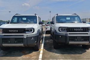 Toyota Land Cruiser FJ cập bến đại lý, giá dự kiến 1,198 tỷ đồng