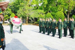 Bộ đội Biên phòng Quảng Ninh dâng hương tri ân các Anh hùng liệt sĩ