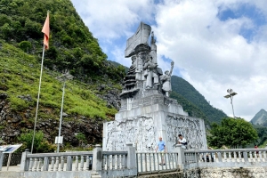 Tuyên Quang công nhận Cụm tượng đài Thanh niên xung phong mở đường Hạnh Phúc là điểm du lịch