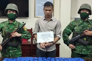 Triệt phá vụ vận chuyển gần 2,8kg ma túy tổng hợp