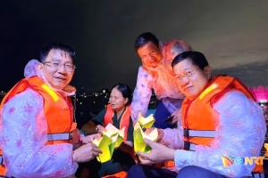 Đà Nẵng: Phường Hải Vân tổ chức thả hoa đăng tri ân các Anh hùng liệt sĩ