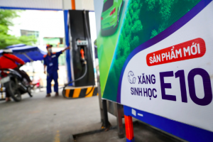 Giá xăng dầu đồng loạt tăng, E10 đắt thêm hơn 1.400 đồng/lít