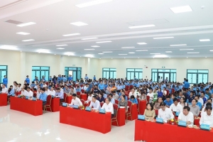 Khánh Hòa: UBND tỉnh cùng Liên đoàn Lao động tổ chức Hội nghị đối thoại với người lao động