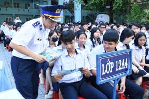 Nâng cao nhận thức pháp luật cho học sinh Trường THPT Phú Lâm