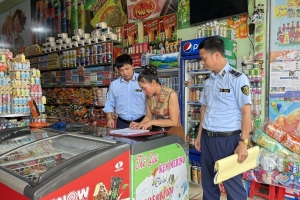 Quản lý thị trường Lào Cai tăng cường tuyên truyền, ngăn chặn hàng giả từ cơ sở