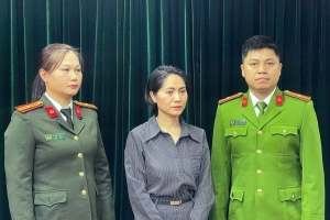 Vụ hủy show “Về đây bốn cánh chim trời”: Nữ giám đốc Ngọc Việt Education hầu tòa