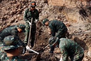 Tiếp tục quy tập được 25 bộ hài cốt liệt sĩ tại Công viên Lê Thị Riêng