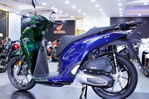 Xe máy nhập khẩu Honda SH Super Vetro 2 in 1 tự phối màu với giá 235 triệu đồng