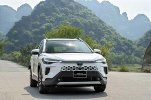 Thị trường xe hybrid tháng 7 lao dốc, Innova Cross HEV giảm gần 60%