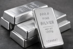 Giá bạc hôm nay 15/8: Tiếp đà giảm
