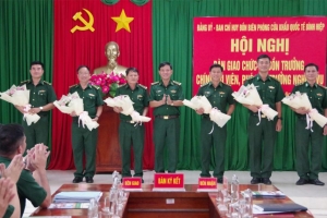Bàn giao các chức vụ tại Đồn Biên phòng Cửa khẩu Quốc tế Bình Hiệp và Đồn Biên phòng Thạnh Trị