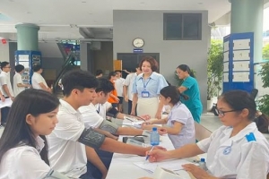 Cầu Giấy khám sức khỏe toàn diện miễn phí cho hơn 2.600 học sinh