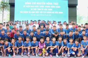 Bí thư Tỉnh ủy Nguyễn Hồng Thái thăm, làm việc với Câu lạc bộ Bóng đá Bắc Ninh
