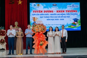 Huế: Chợ Đông Ba khen thưởng 340 học sinh con tiểu thương chăm ngoan, học giỏi