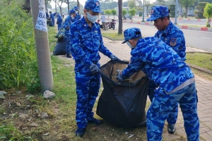 Gần 200 cán bộ, chiến sĩ tham gia “Ngày Chủ nhật xanh”