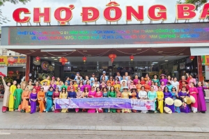 Phóng sự ảnh: Tiểu thương Chợ Đông Ba- Ngày hội 127 năm thành lập