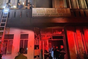 Đà Nẵng: Cháy nhà nghỉ trên đường Nguyễn Tất Thành, cảnh sát kịp thời cứu 28 người mắc kẹt
