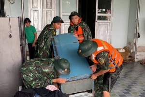 Bắc Ninh: Huy động gần 400 cán bộ, chiến sĩ hỗ trợ Nhân dân di dời ứng phó bão số 4