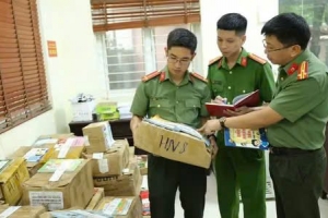 Công an tỉnh Bắc Ninh bóc gỡ vụ buôn bán gần 1.000 cuốn sách giả.
