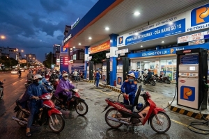 Giá xăng dầu hôm nay 26/8: Tiếp tục giảm