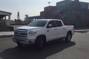 Toyota Tundra 2014 bản V8 máy 5.7L chào bán gần 2 tỷ đồng sau 12 năm sử dụng