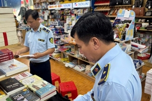 Lâm Đồng: Đội QLTT số 7 xử phạt 3 cơ sở kinh doanh xuất bản phẩm không rõ nguồn gốc