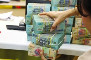 Lãi suất tiết kiệm tăng tốc, ngân hàng chạy đua hút vốn