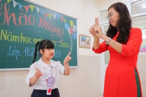 Giáo viên nghỉ hưu được ký hợp đồng toàn thời gian và hưởng phụ cấp như viên chức cơ hữu