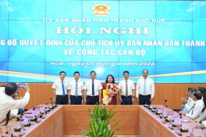 Huế: Công bố quyết định bổ nhiệm, điều chuyển nhiều cán bộ