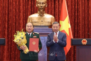Tổng Bí thư, Chủ tịch nước Tô Lâm trao Quyết định thăng quân hàm Thượng tướng cho đồng chí Lê Quang Đạo