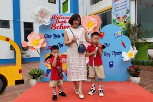Sáng nay học sinh cả nước dự khai giảng năm học mới với nhiều điểm đặc biệt