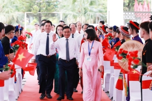 Thường trực Ban Bí thư Trần Cẩm Tú dự Lễ khai giảng tại Trường Phổ thông dân tộc Nội trú tỉnh Bắc Ninh