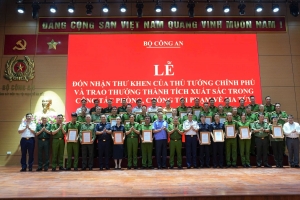 Khen thưởng các tập thể và cá nhân có thành tích xuất sắc trong công tác phòng, chống tội phạm về ma túy