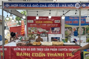Rộn ràng không khí sắm sửa tại Phiên chợ đưa hàng Việt về nông thôn xã Vĩnh Thuận năm 2026