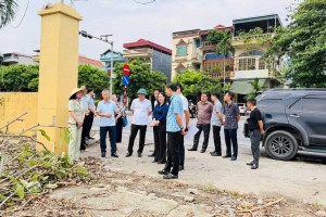 Đoàn giám sát HĐND thành phố Quảng Ninh làm việc tại phường Vàng Danh về quản lý, sử dụng tài sản công