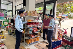 Tuyên Quang: Đội QLTT số 11 xử lý 39 vụ vi phạm, kiểm soát thị trường mùa lễ hội cuối năm