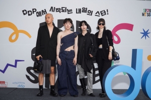 Giữ ước mơ giữa guồng quay mưu sinh: Chàng du học sinh Việt thử sức tại Seoul Fashion Week 2026