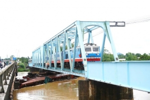 Quảng Trị: Sau sự cố Mỹ Chánh, cần làm rõ pháp lý 3 sà lan