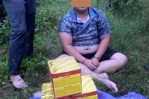 Hưng Yên: Bắt quả tang đối tượng tàng trữ trái phép 7,6kg pháo nổ mua qua mạng