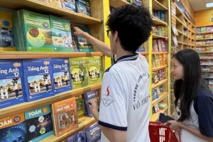 Thủ tướng chỉ đạo huy động tất cả nguồn lực, in ấn, cung ứng đủ sách giáo khoa, báo cáo trước 22/9