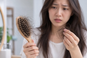 Muốn tóc mọc khỏe, nên ăn gì và duy trì thói quen nào?